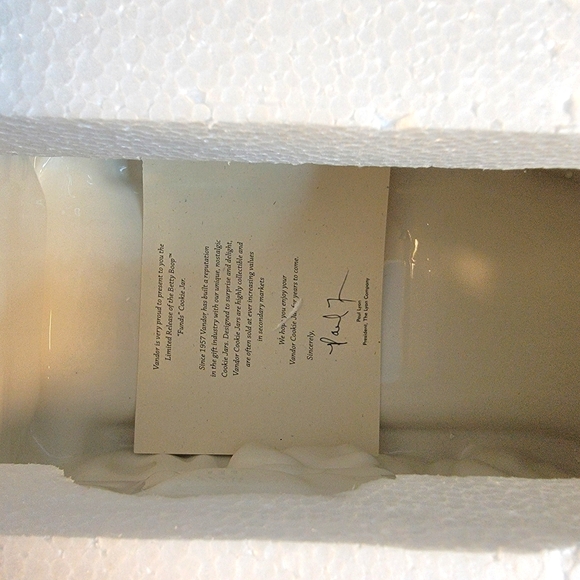 BETTY BOOP CAB CO LIMITED VANDOR 2007 CERAMIC COOKIE JAR 9" X 13" X 8'' RARE NIB - Picture 12 of 16